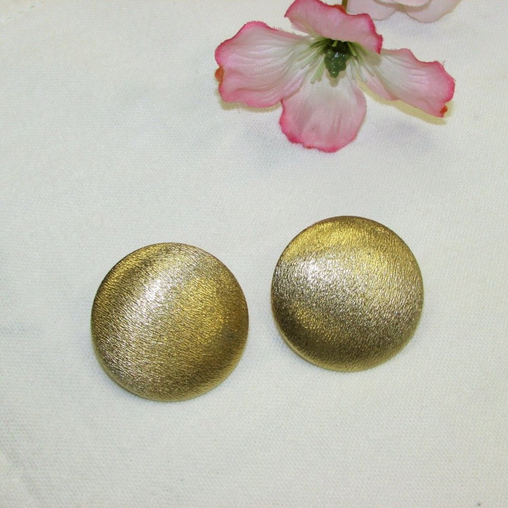Coro Pegasus Vintage Earrings 2" Round Bold Brushed Gold Clip-on Boho Bohemian